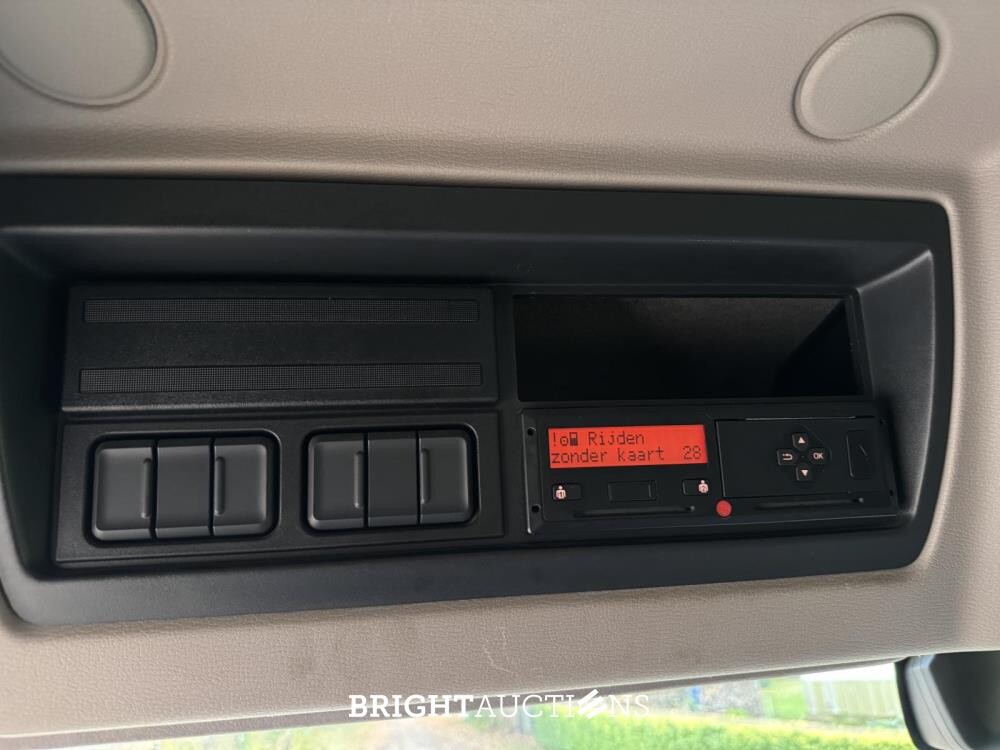 DAF LF 180 FA 184hp 2017 Truck (Original-NL + 1st Owner), 90-BKF-9