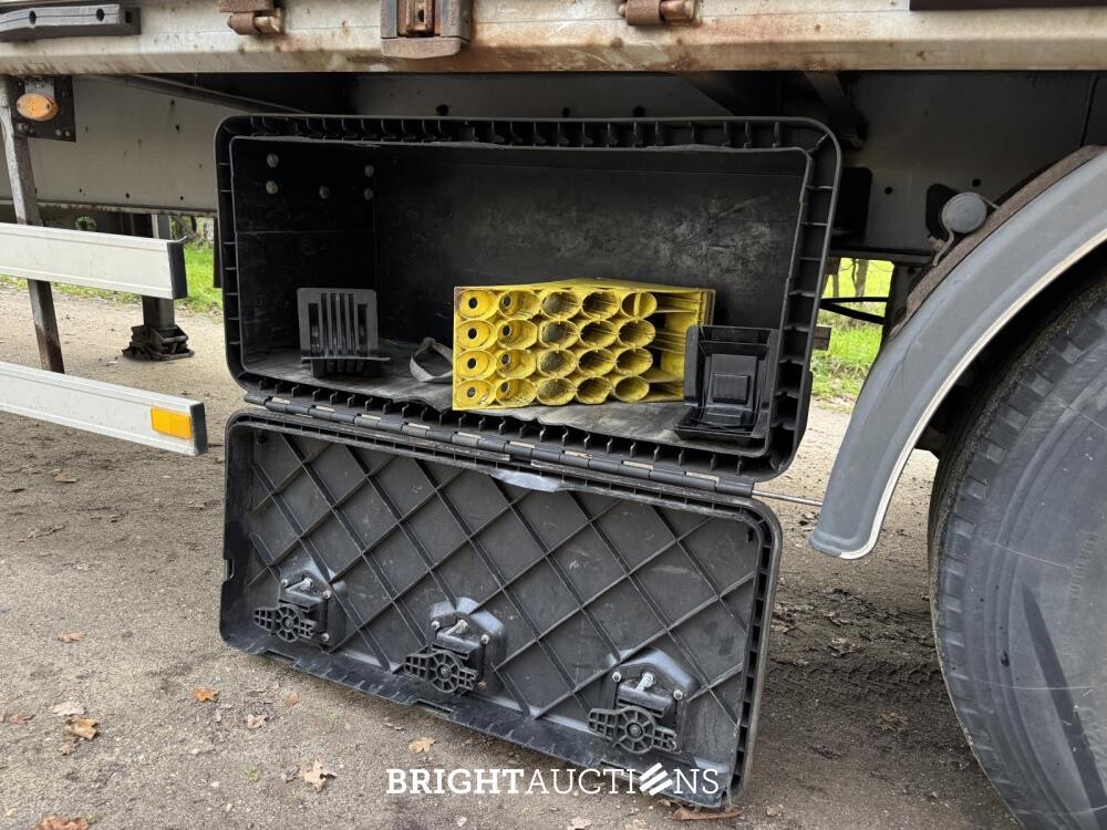 Kaessbohrer MAXIMA Semi-trailer 2011, OL-01-NX