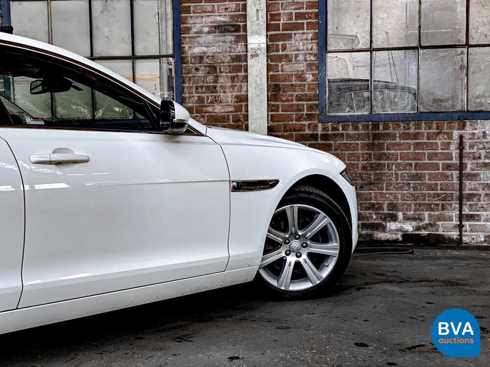Jaguar XF2.0d 179 PS 2017, SR-372-R.
