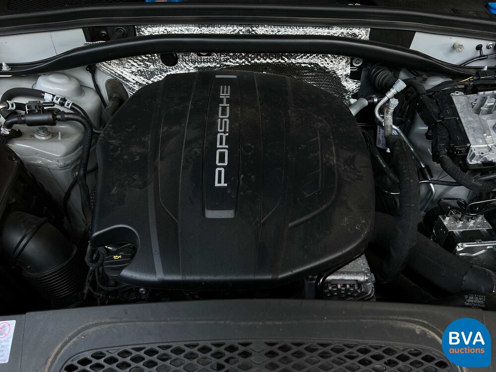 Porsche Macan 2.0 231PS 2019.