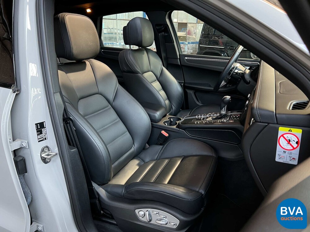Porsche Macan 2.0 231PS 2019.