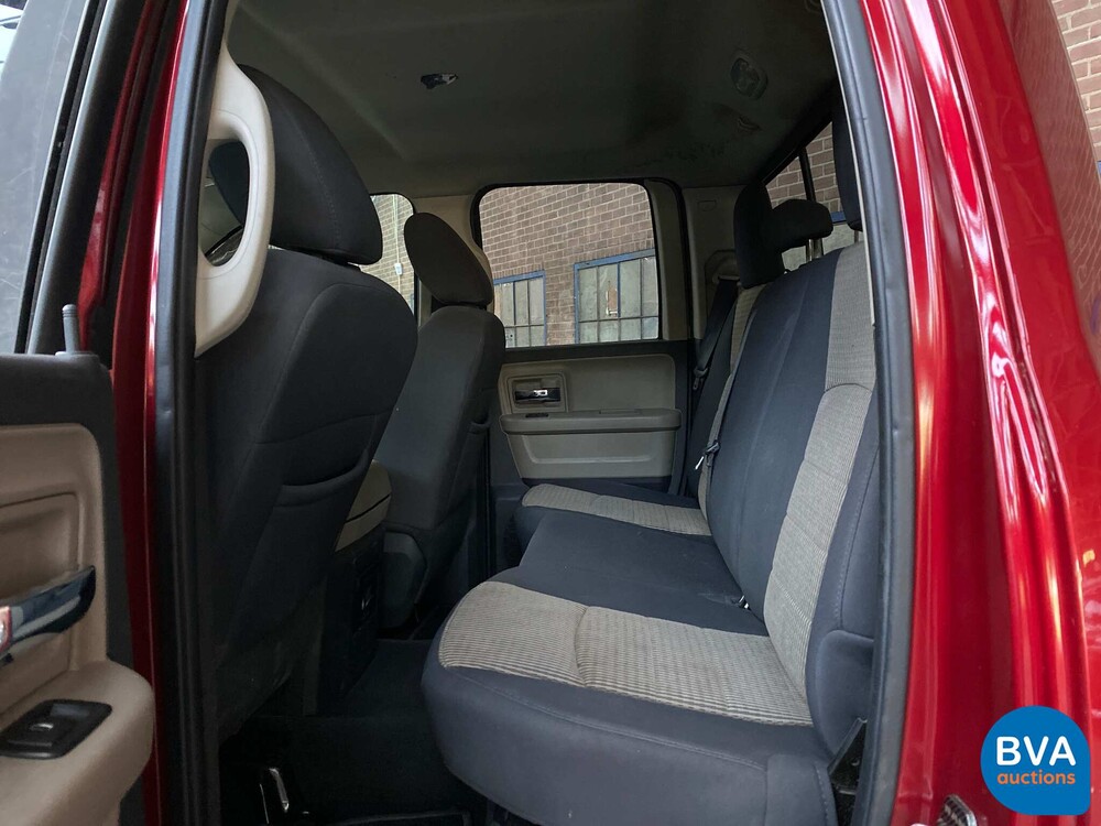 Dodge RAM 1500 5.7 V8 4x4 Quad Cab 6'4 Pickup 2011.