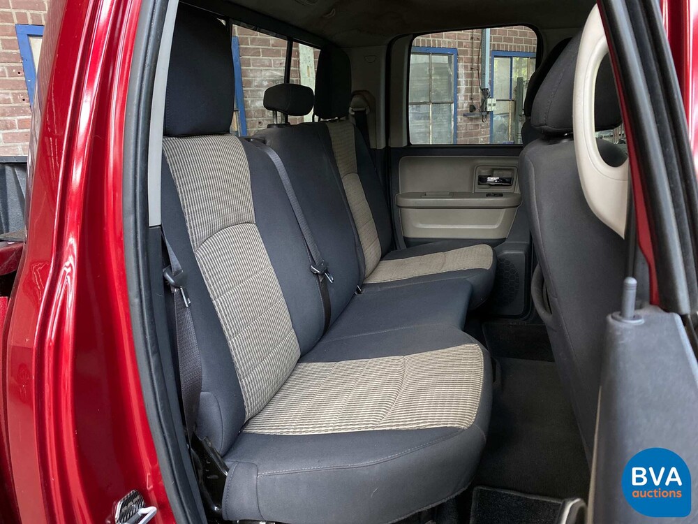 Dodge RAM 1500 5.7 V8 4x4 Quad Cab 6'4 Pickup 2011.