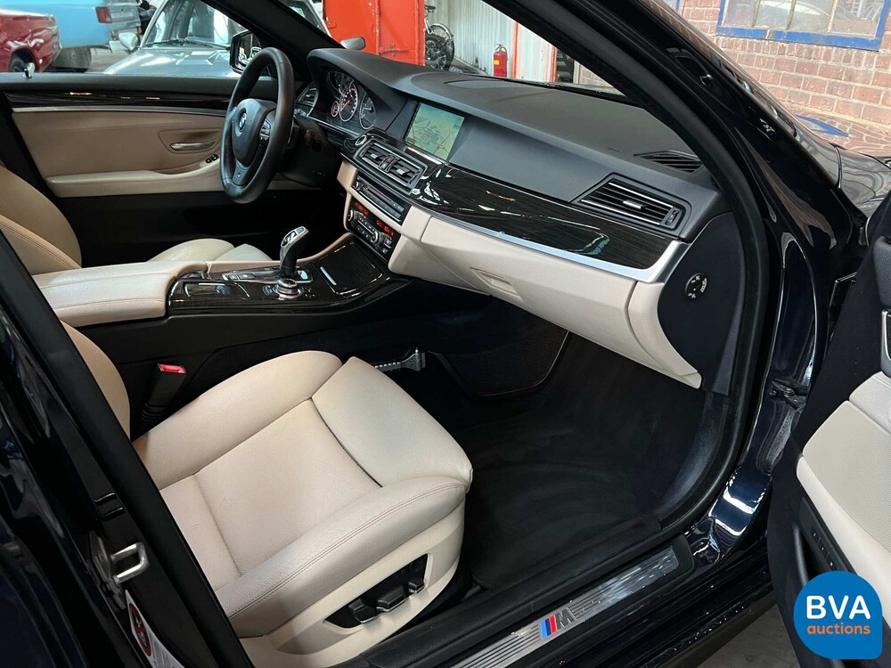 BMW 535d High Executive M-sport 5-series Touring 300hp 2011 -Org. NL-, 66-PFF-9.