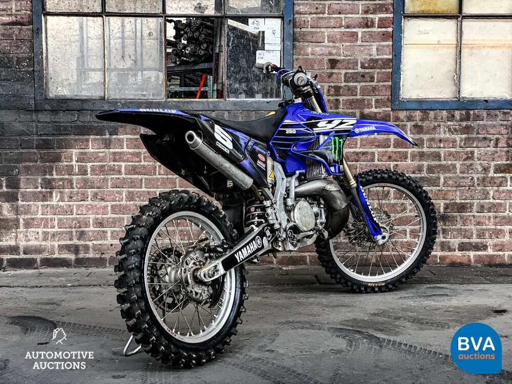 Yamaha YZ250 46 PS 2015.