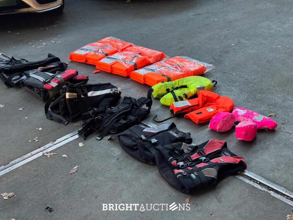 Monterey 278 SS (Mercury MerCruiser 6.2L V8 engine) 300hp Bowrider + Tailer Vlemmix N/A 2021
