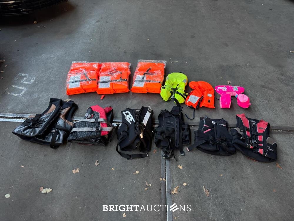 Monterey 278 SS (Mercury MerCruiser 6.2L V8 engine) 300hp Bowrider + Tailer Vlemmix N/A 2021
