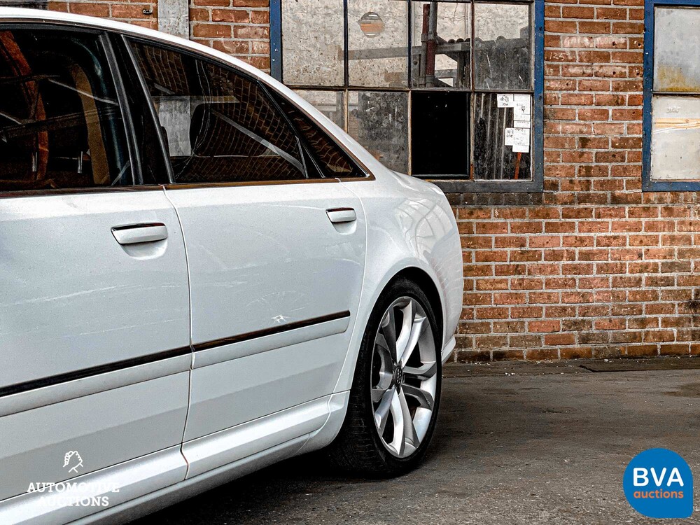 Audi S8 5.2 FSI Quattro V10 450 PS 2010.