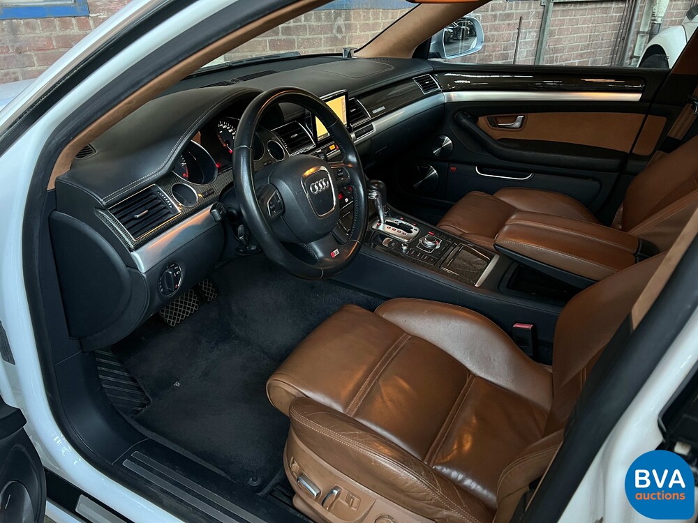 Audi S8 5.2 FSI Quattro V10 450 PS 2010.