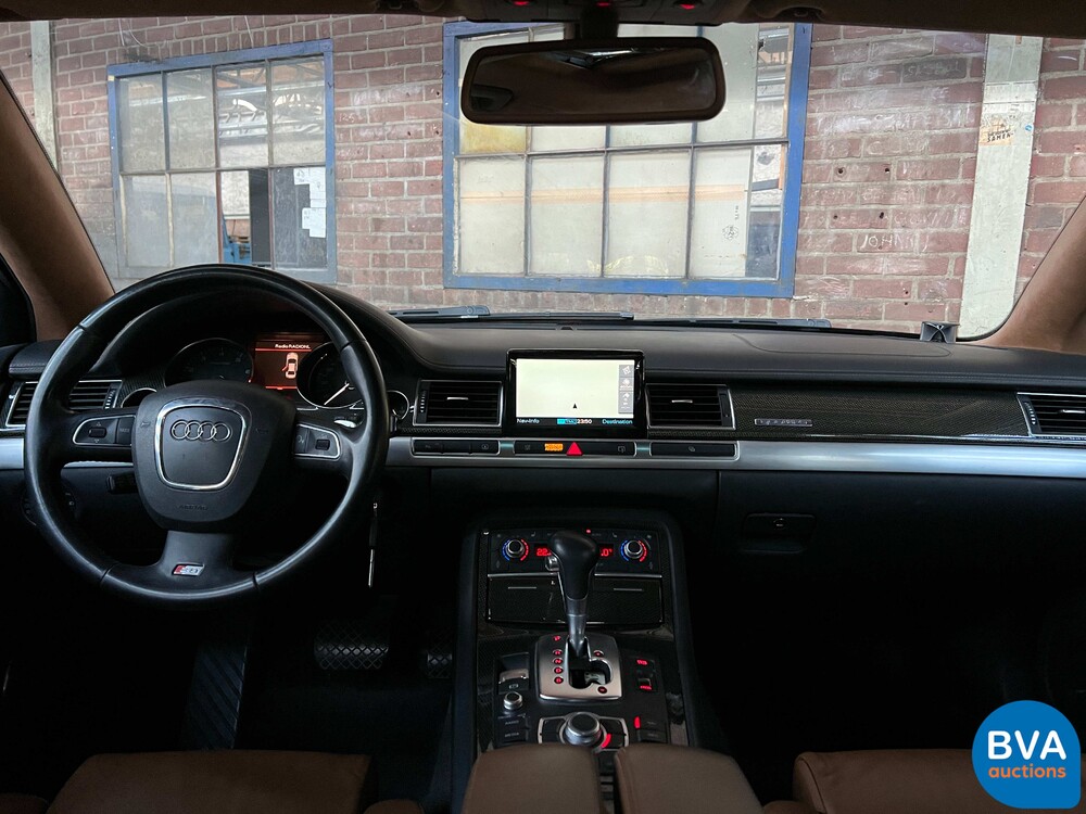 Audi S8 5.2 FSI Quattro V10 450 PS 2010.