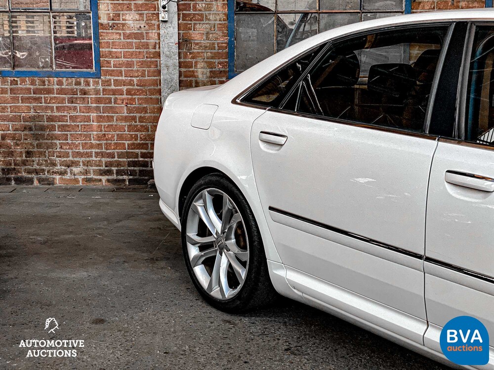Audi S8 5.2 FSI Quattro V10 450 PS 2010.