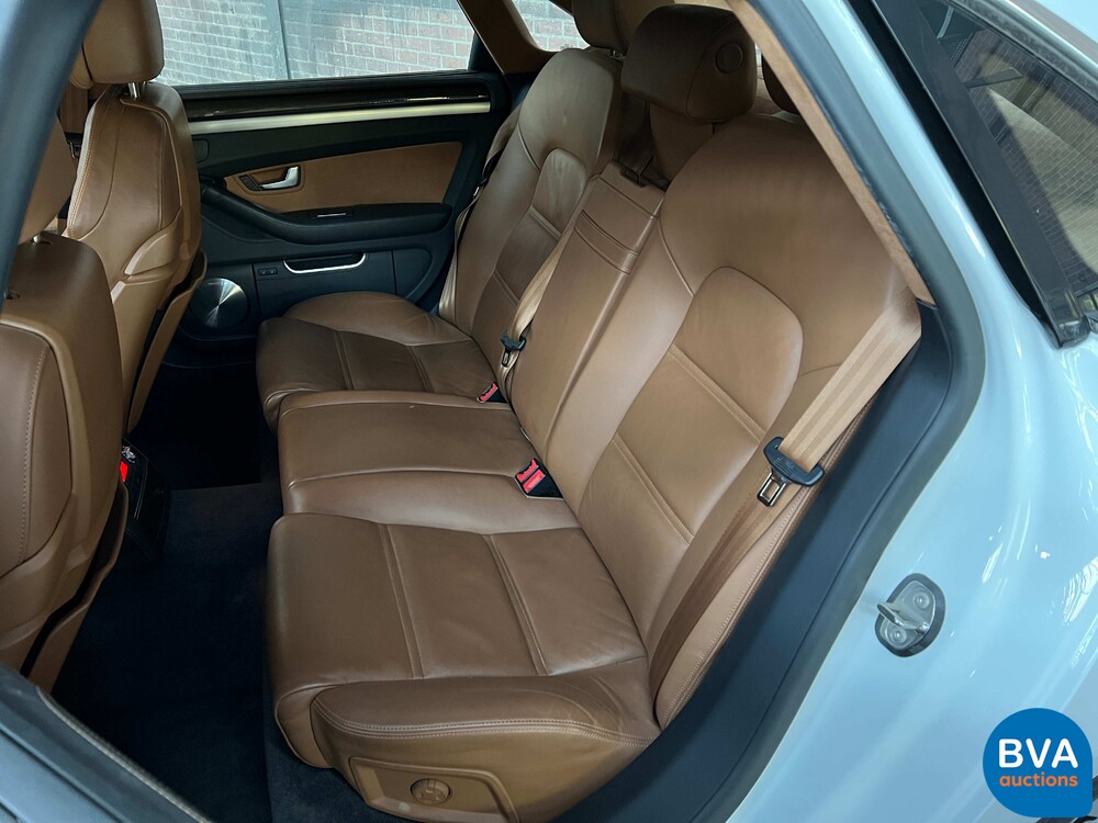 Audi S8 5.2 FSI Quattro V10 450 PS 2010.