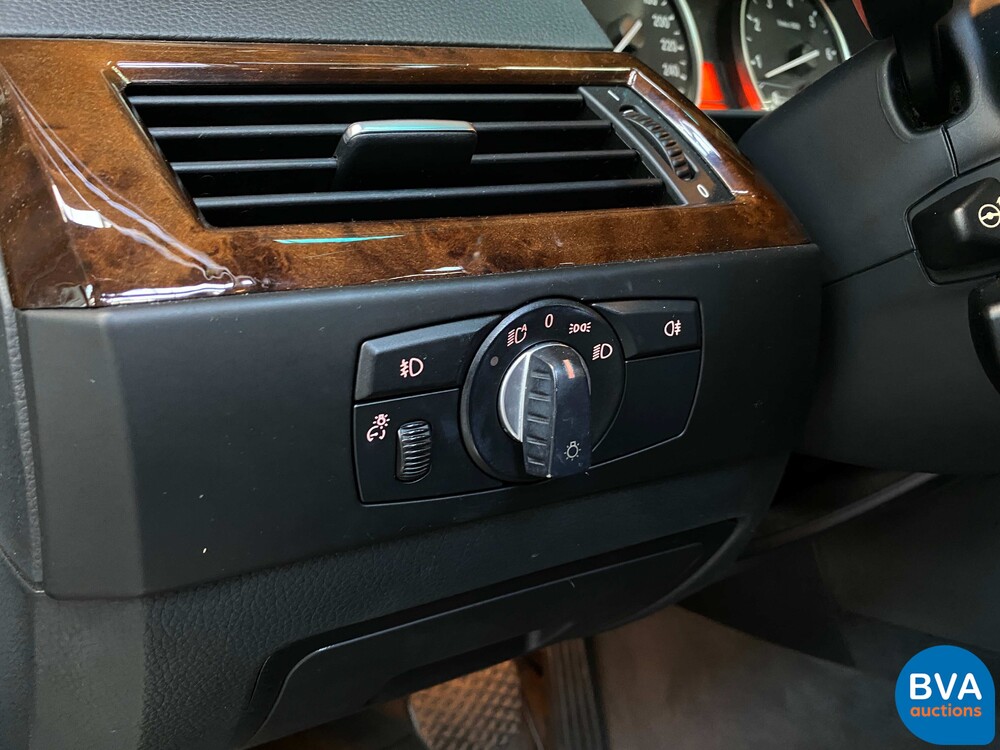 BMW 530i xDrive Touring High Executive E61 LCI 272pk 2007 -YOUNGTIMER-.