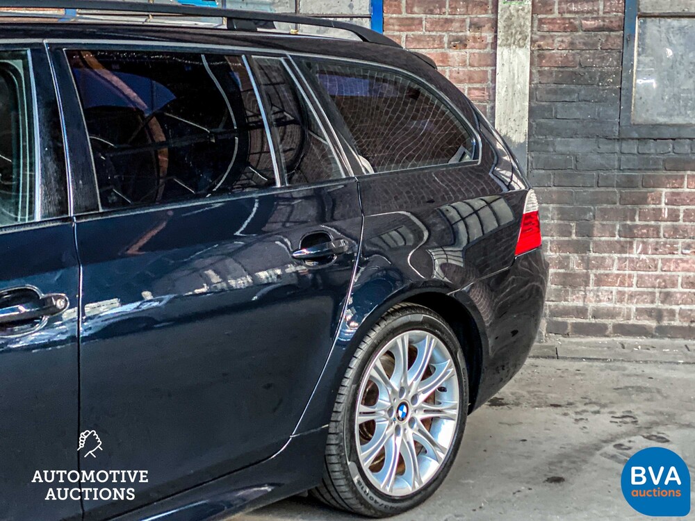 BMW 530i xDrive Touring High Executive E61 LCI 272pk 2007 -YOUNGTIMER-.