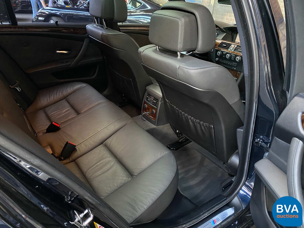 BMW 530i xDrive Touring High Executive E61 LCI 272pk 2007 -YOUNGTIMER-.