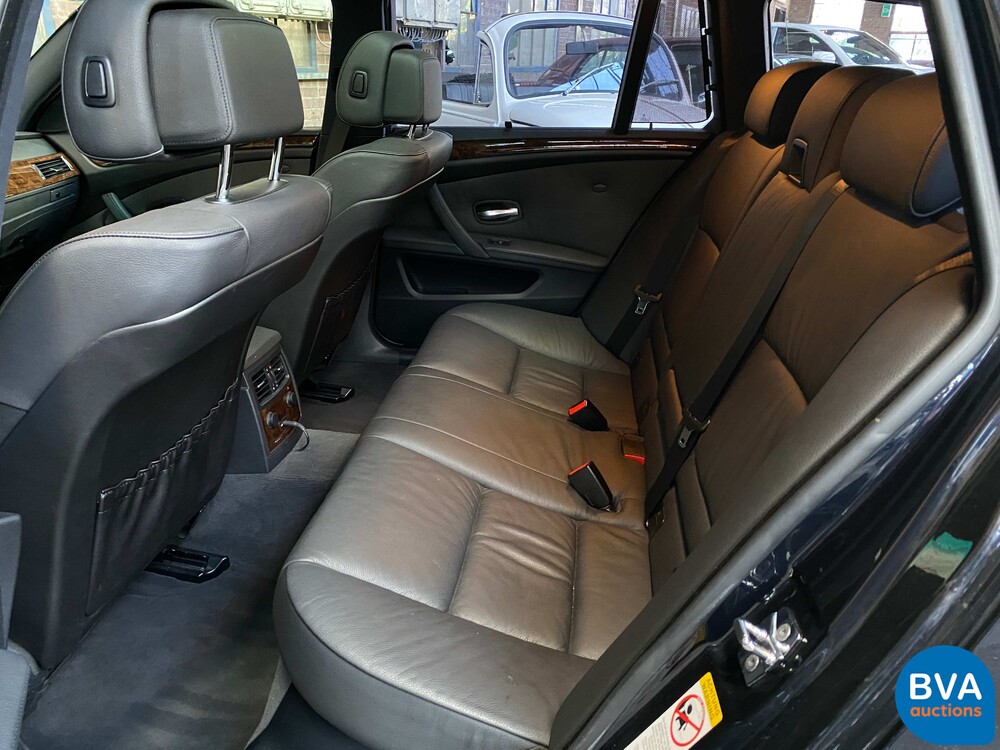 BMW 530i xDrive Touring High Executive E61 LCI 272pk 2007 -YOUNGTIMER-.