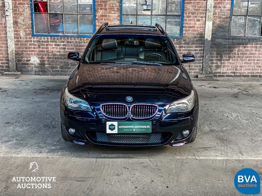 BMW 530i xDrive Touring High Executive E61 LCI 272pk 2007 -YOUNGTIMER-.