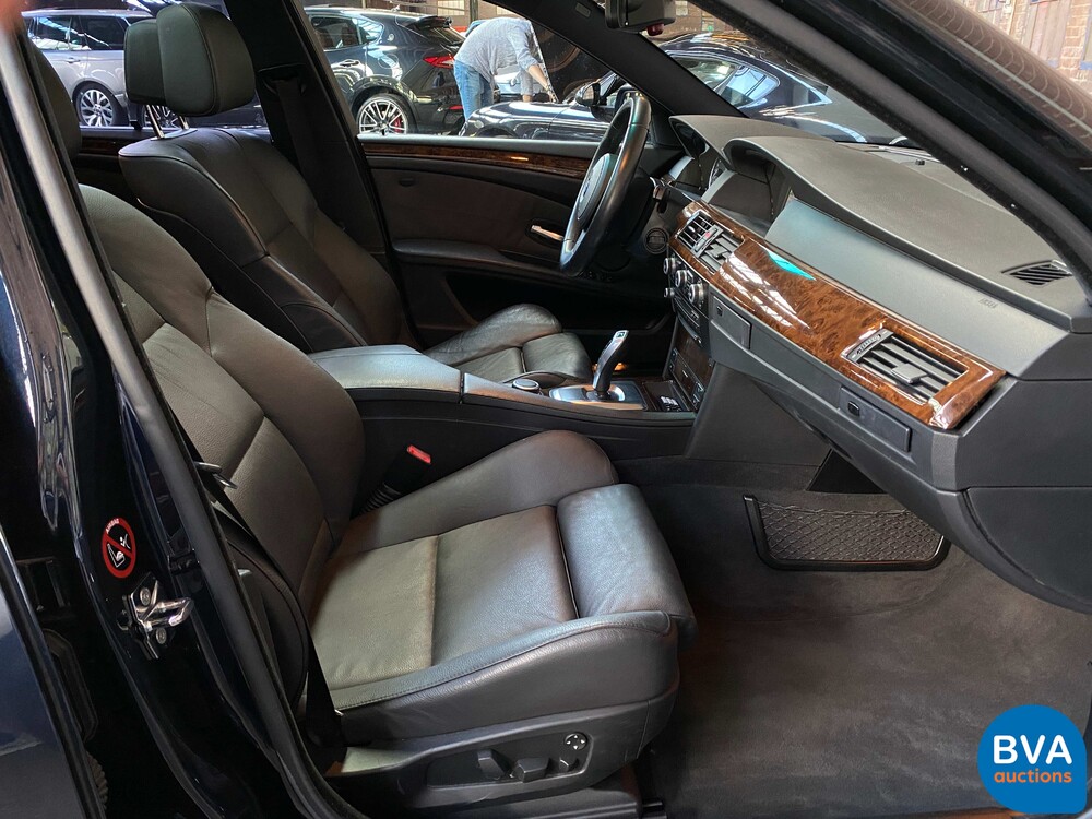 BMW 530i xDrive Touring High Executive E61 LCI 272pk 2007 -YOUNGTIMER-.