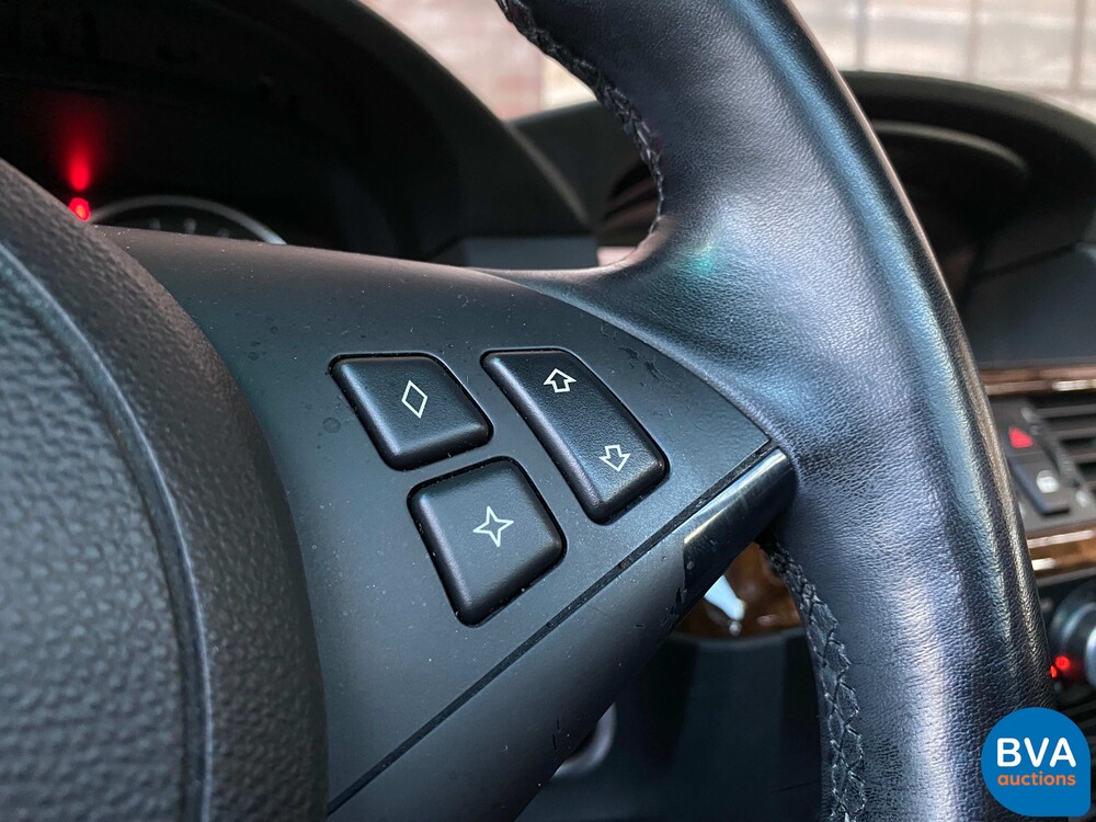 BMW 530i xDrive Touring High Executive E61 LCI 272pk 2007 -YOUNGTIMER-.