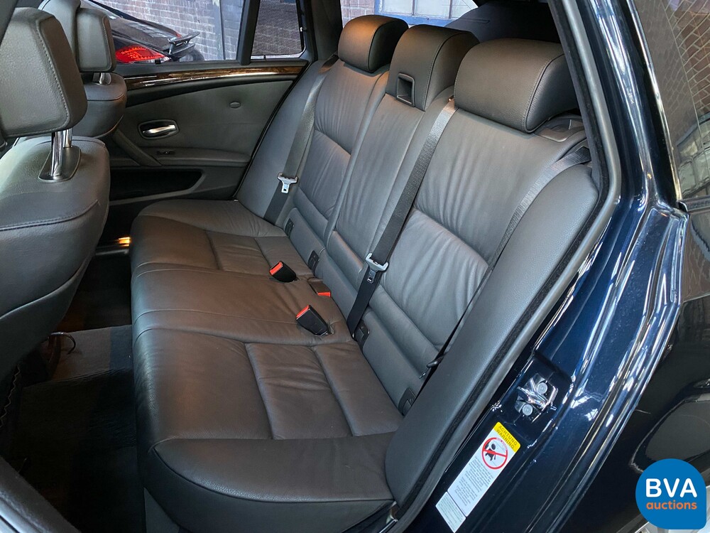 BMW 530i xDrive Touring High Executive E61 LCI 272pk 2007 -YOUNGTIMER-.