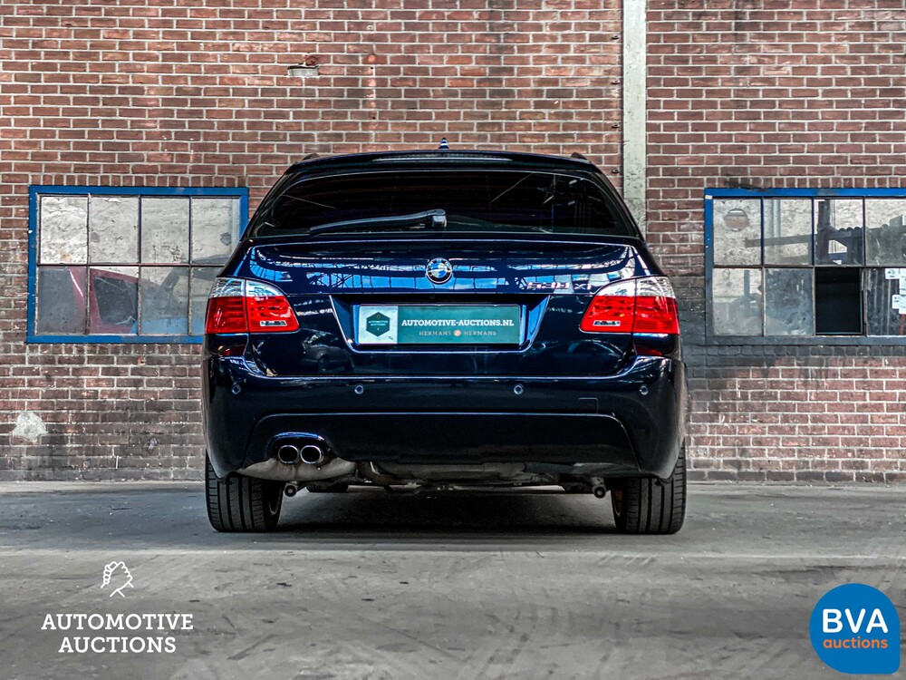 BMW 530i xDrive Touring High Executive E61 LCI 272pk 2007 -YOUNGTIMER-.