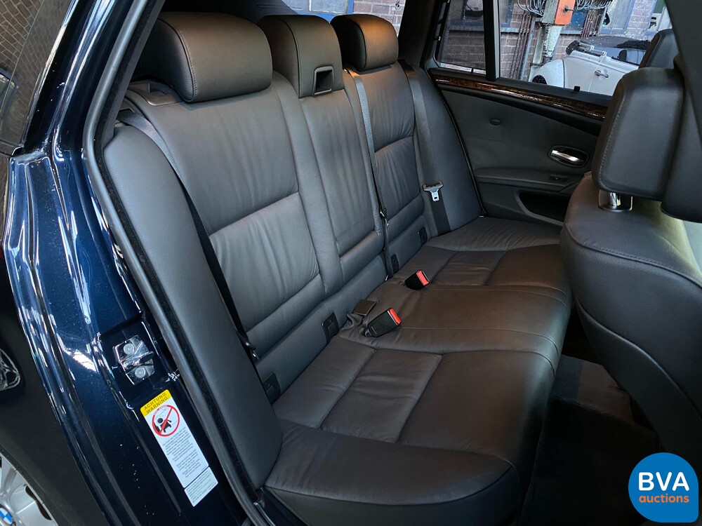 BMW 530i xDrive Touring High Executive E61 LCI 272pk 2007 -YOUNGTIMER-.