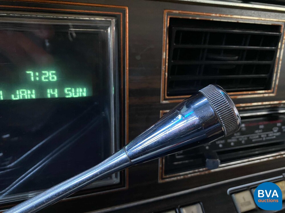 Lincoln Continental Mark VI 2D Coupe ''Bill Blass'' Edition 199hp 1982.