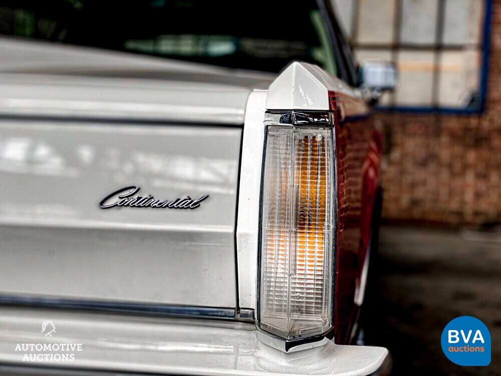 Lincoln Continental Mark VI 2D Coupe ''Bill Blass'' Edition 199hp 1982.