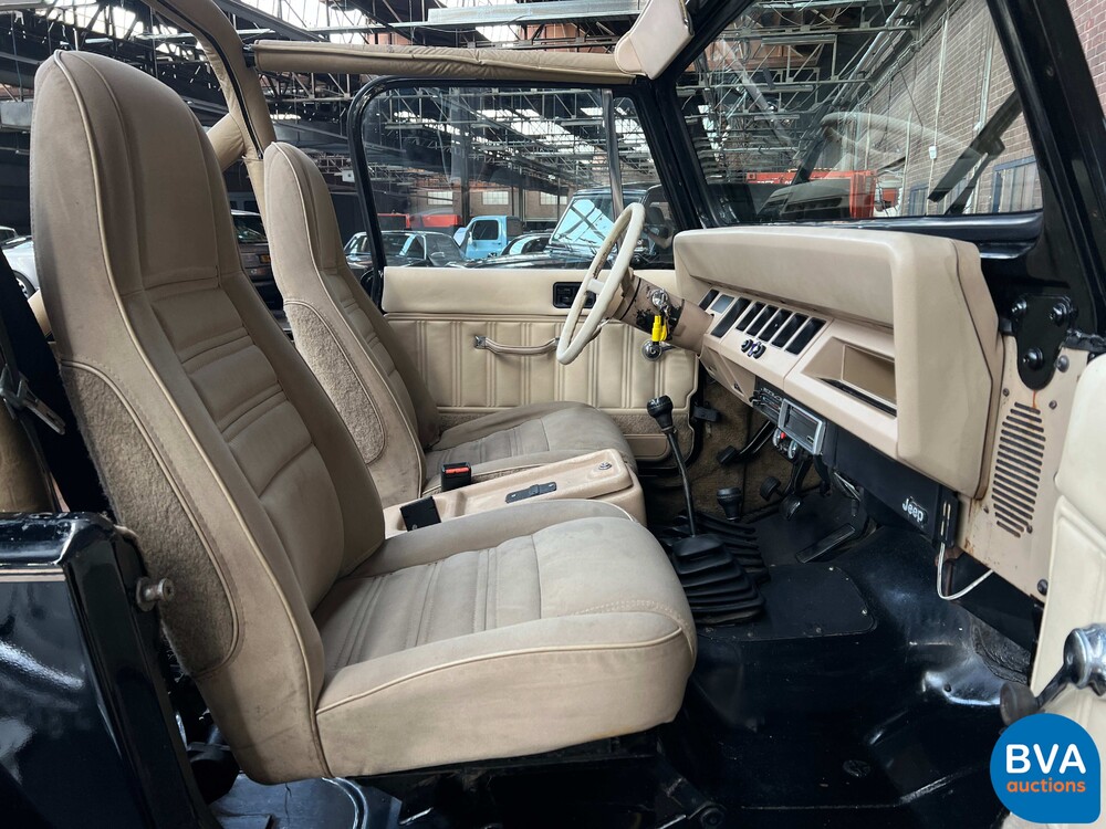 Jeep Wrangler Laredo 2.5 121pk Org. Nederlands 1989, XN-71-SY