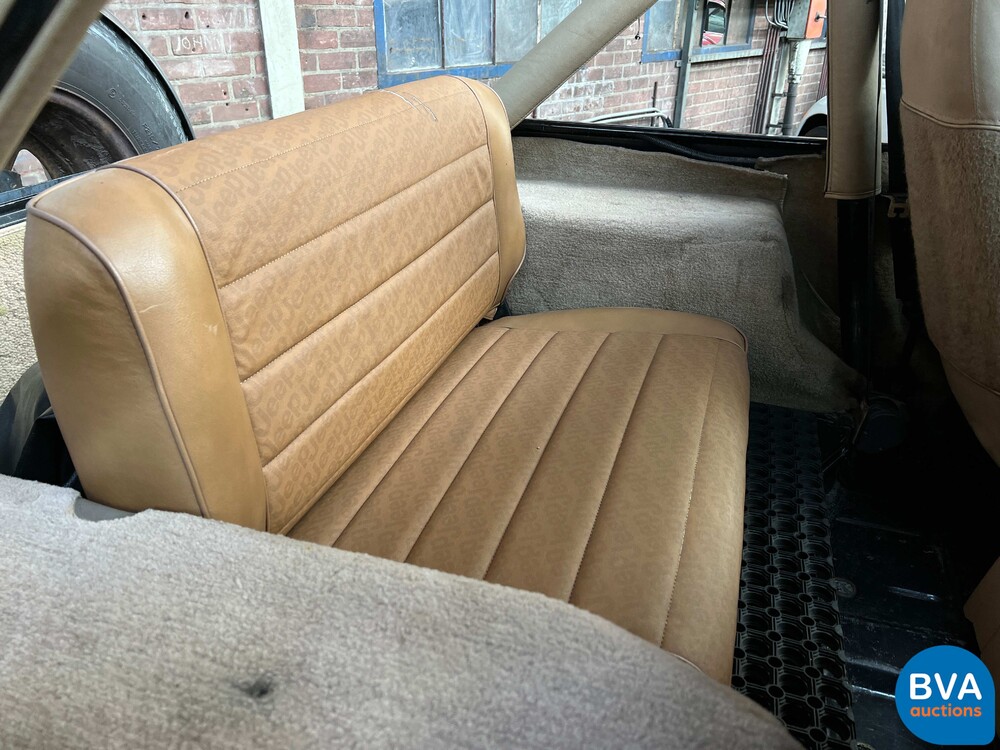 Jeep Wrangler Laredo 2.5 121pk Org. Nederlands 1989, XN-71-SY