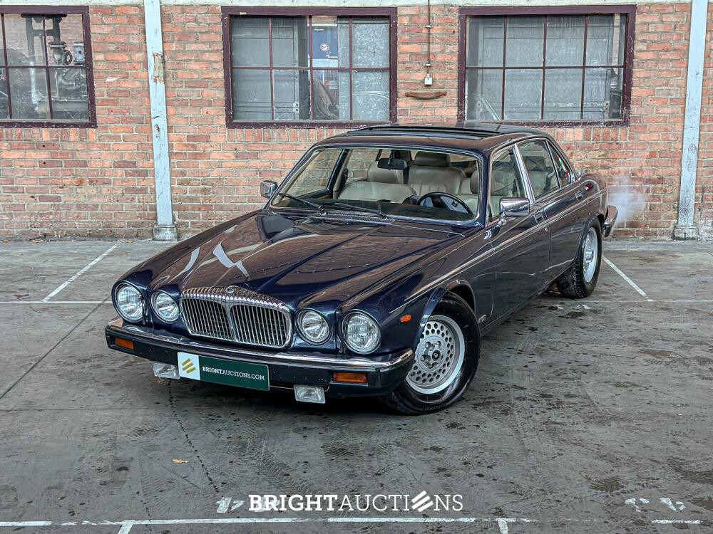 Daimler Double Six 6.0 V12 U9 318pk 1988, 91-HV-BN Youngtimer