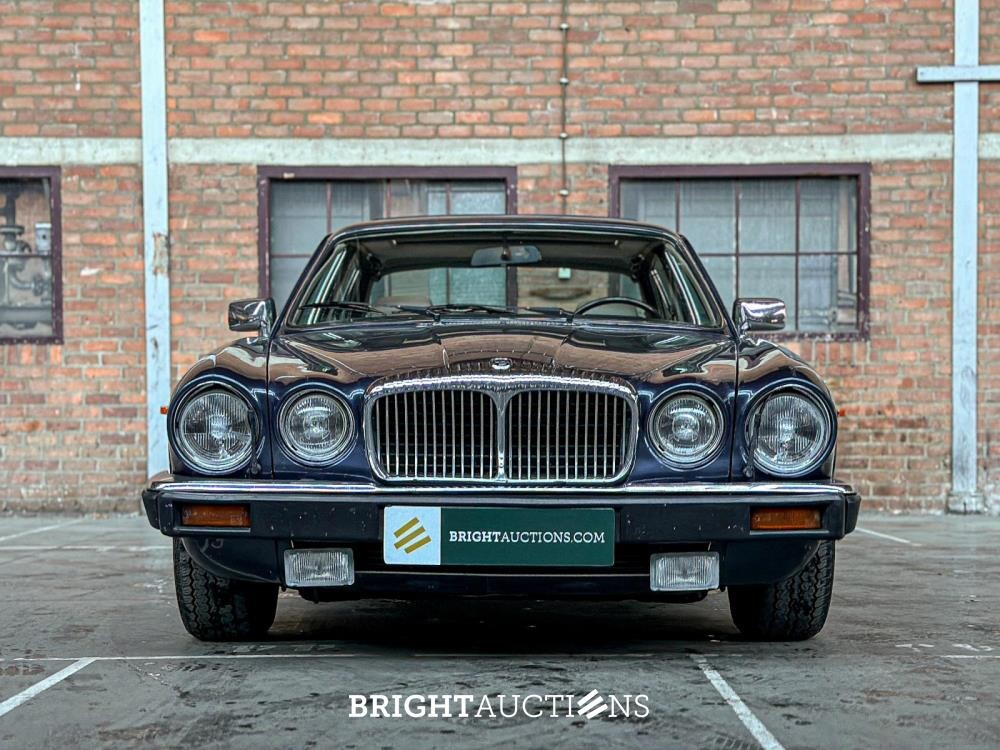 Daimler Double Six 6.0 V12 U9 318pk 1988, 91-HV-BN Youngtimer