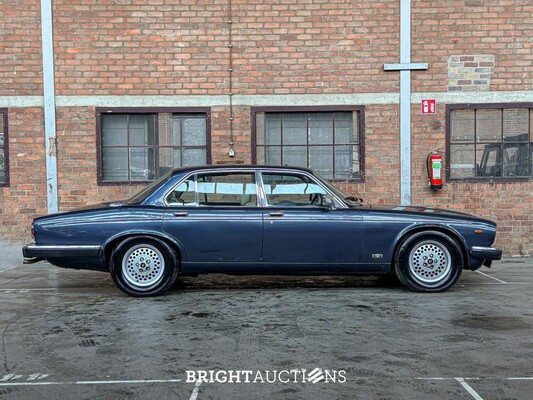 Daimler Double Six 6.0 V12 U9 318pk 1988, 91-HV-BN Youngtimer