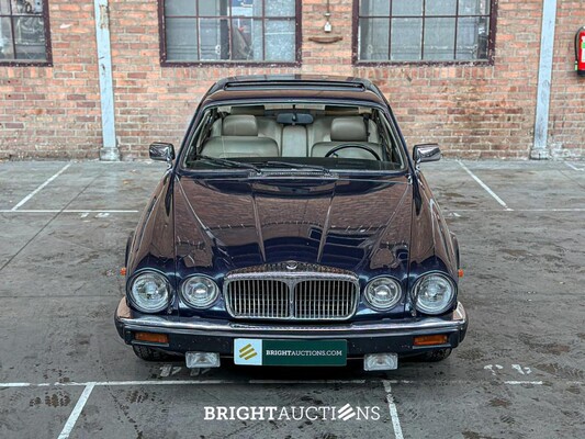 Daimler Double Six 6.0 V12 U9 318pk 1988, 91-HV-BN Youngtimer