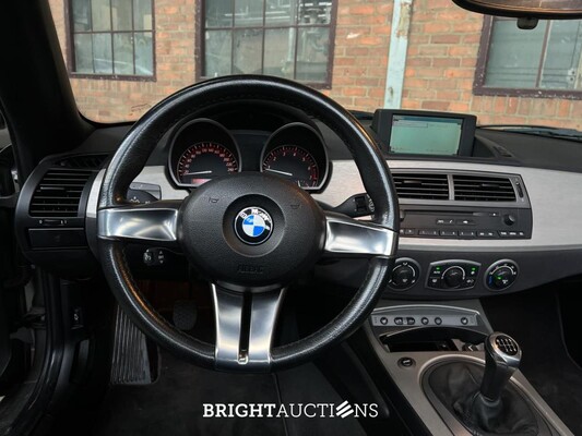 BMW Z4 Roadster 3.0i S 231pk 2004 (Hardtop + Softtop) Origineel-NL, 36-NV-HZ Youngtimer