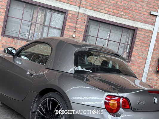 BMW Z4 Roadster 3.0i S 231pk 2004 (Hardtop + Softtop) Origineel-NL, 36-NV-HZ Youngtimer