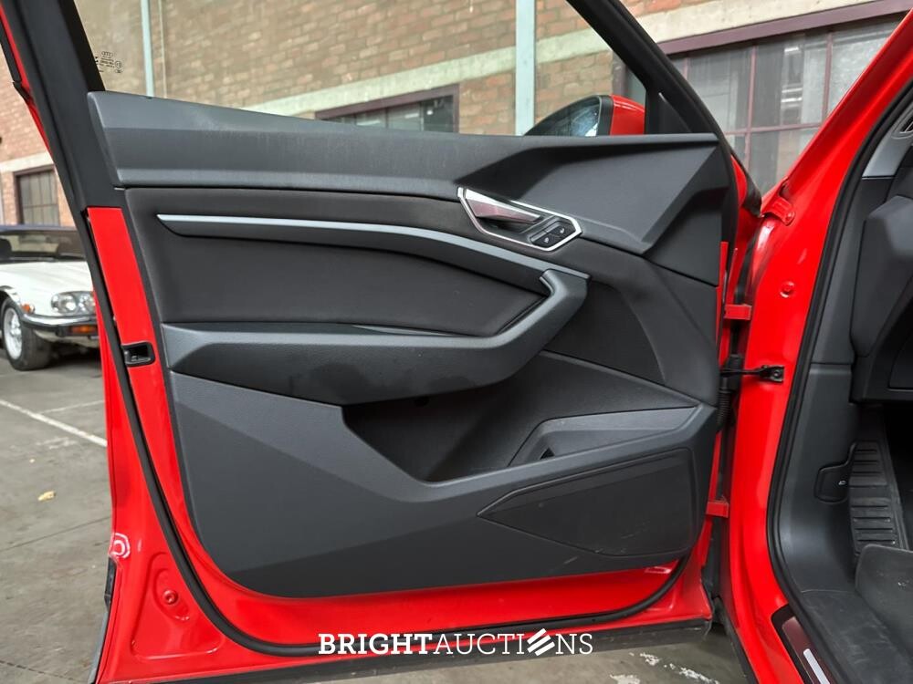 Audi e-tron 50 Quattro Edition 71 kWh 313pk 2020 (Origineel-NL), J-388-LL