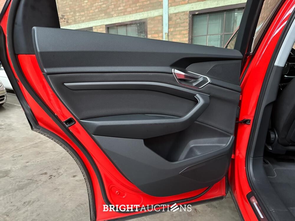 Audi e-tron 50 Quattro Edition 71 kWh 313pk 2020 (Origineel-NL), J-388-LL