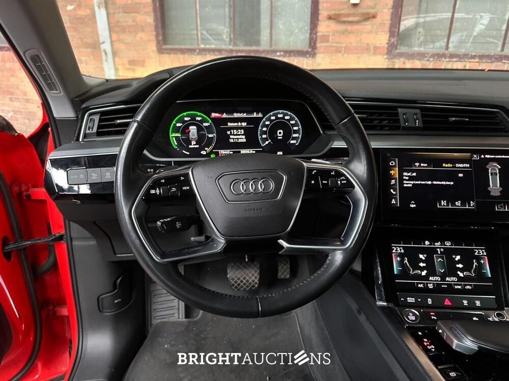 Audi e-tron 50 Quattro Edition 71 kWh 313pk 2020 (Origineel-NL), J-388-LL