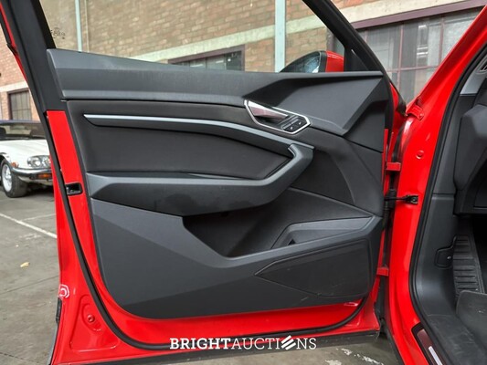 Audi e-tron 50 Quattro Edition 71 kWh 313pk 2020 (Origineel-NL), J-388-LL