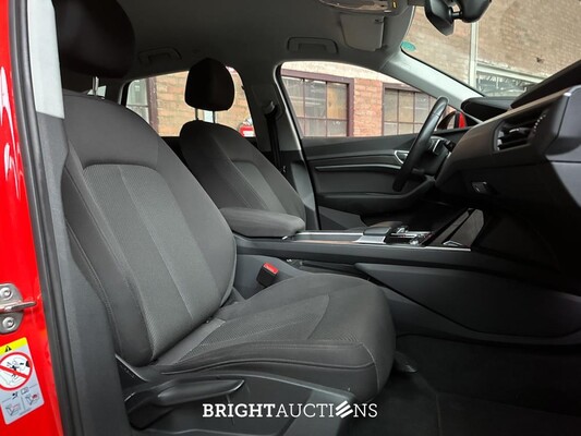 Audi e-tron 50 Quattro Edition 71 kWh 313pk 2020 (Origineel-NL), J-388-LL