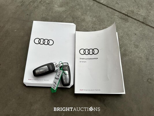 Audi e-tron 50 Quattro Edition 71 kWh 313pk 2020 (Origineel-NL), J-388-LL