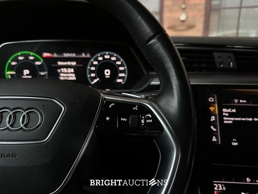 Audi e-tron 50 Quattro Edition 71 kWh 313pk 2020 (Origineel-NL), J-388-LL