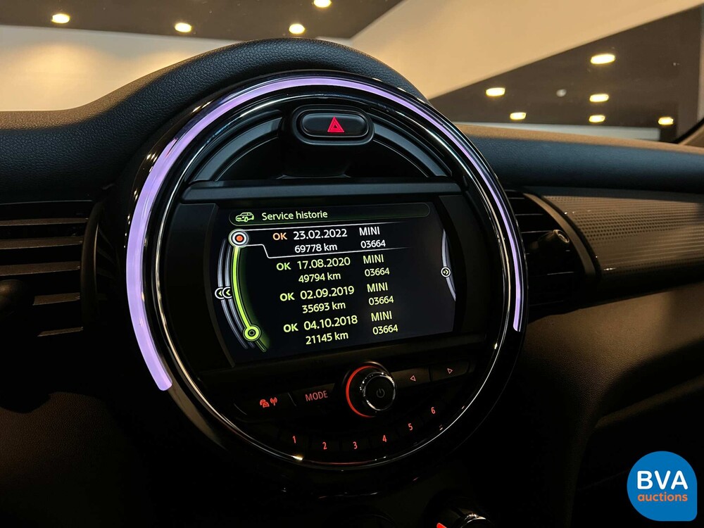 Mini Cooper 1.5 Chile Serious Business 136hp 2016, RG-118-Z.