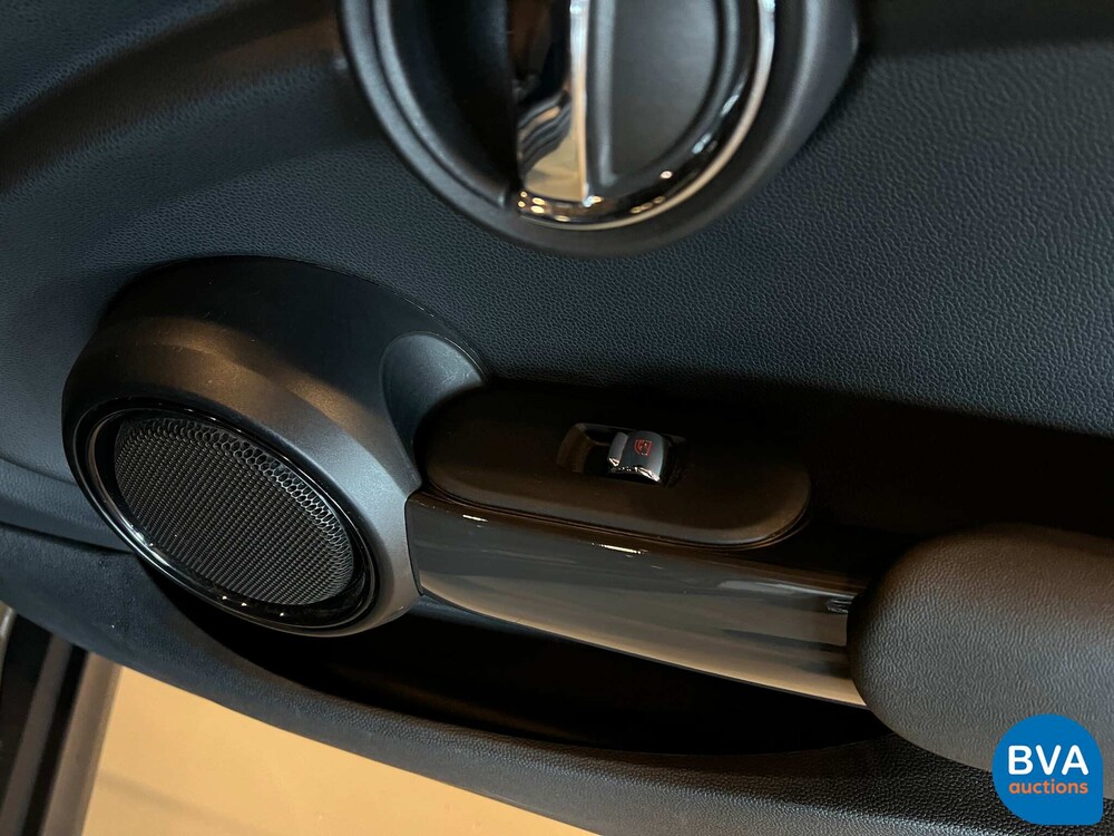 Mini Cooper 1.5 Chile Serious Business 136hp 2016, RG-118-Z.