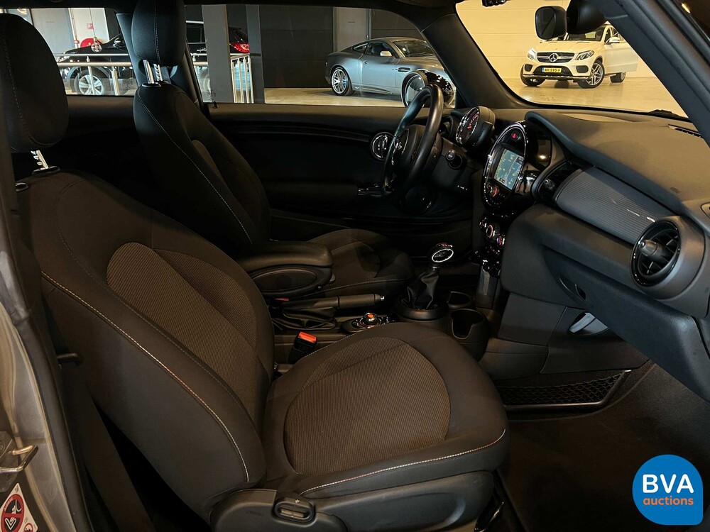 Mini Cooper 1.5 Chile Serious Business 136hp 2016, RG-118-Z.