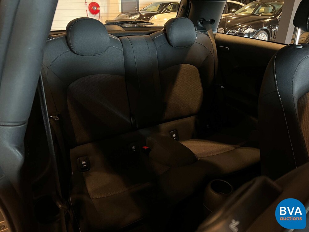 Mini Cooper 1.5 Chile Serious Business 136hp 2016, RG-118-Z.