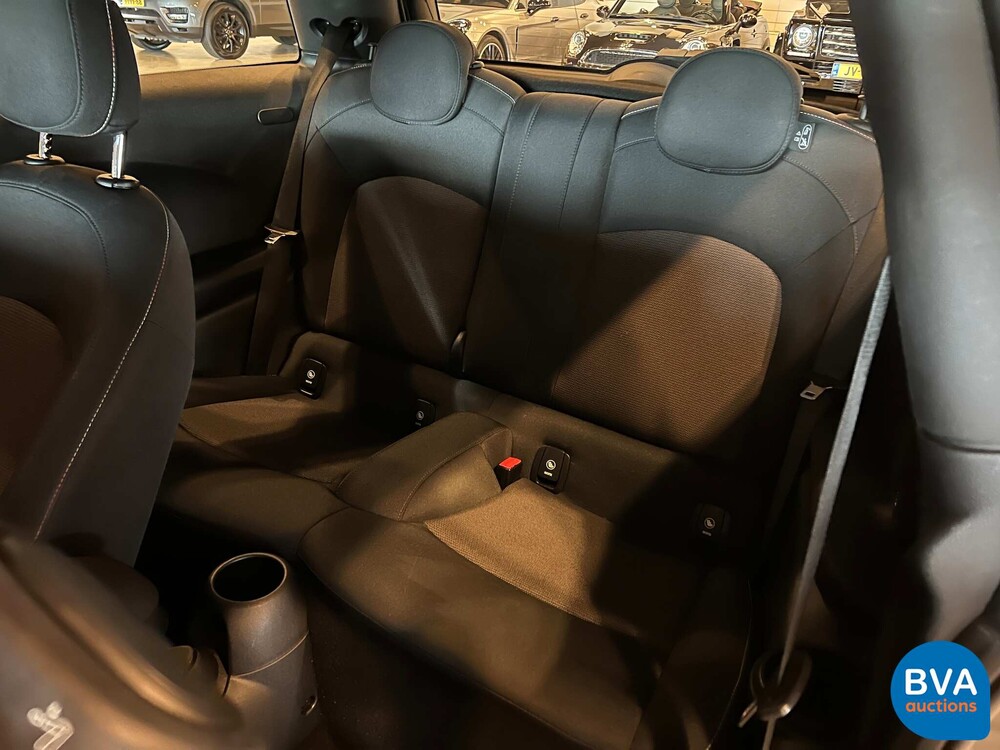 Mini Cooper 1.5 Chile Serious Business 136hp 2016, RG-118-Z.