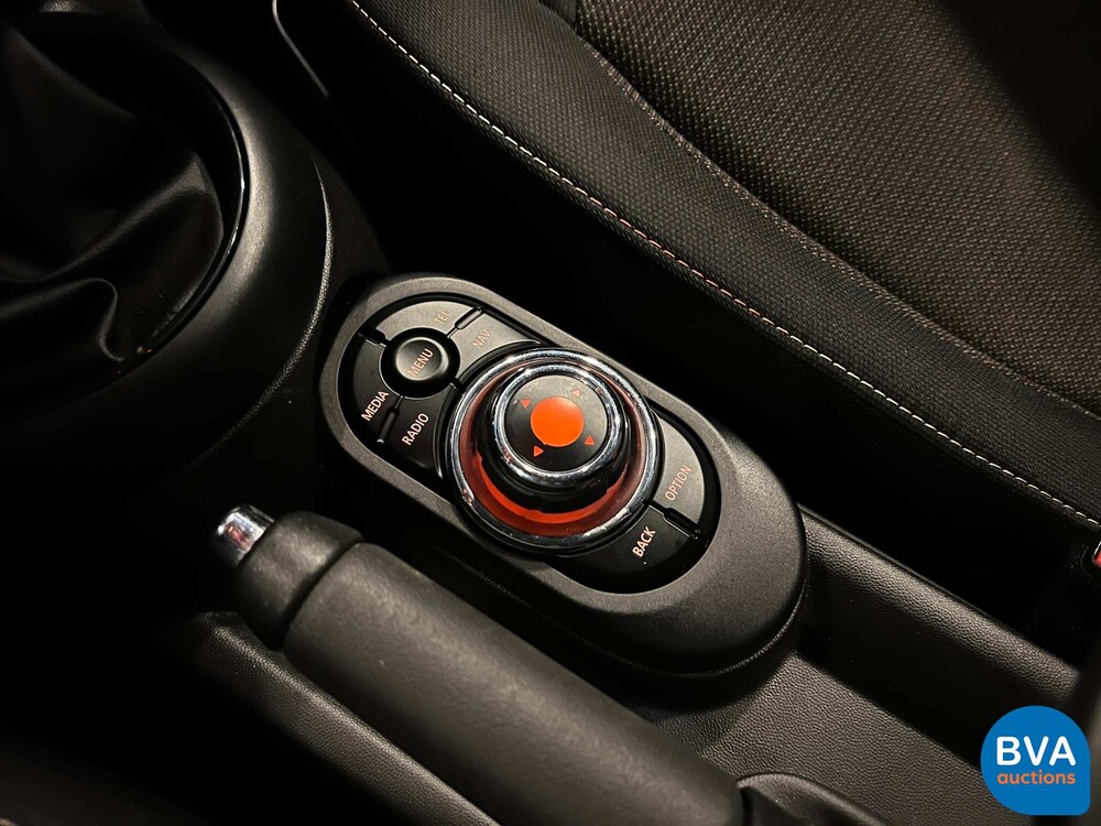 Mini Cooper 1.5 Chile Serious Business 136hp 2016, RG-118-Z.