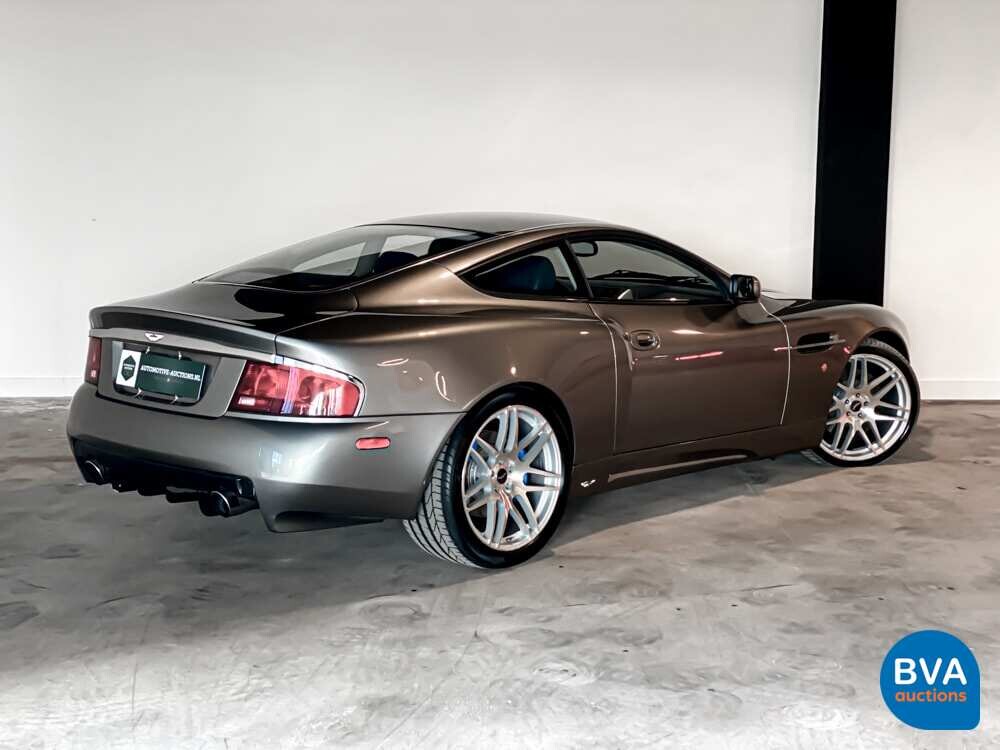 Aston Martin Vanquish 5.9 V12 466hp 2003.